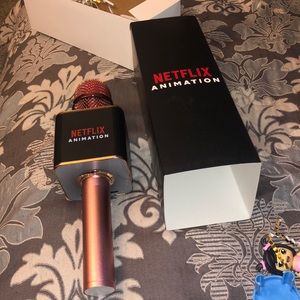 Netflix Animation wireless microphone. Rose gold